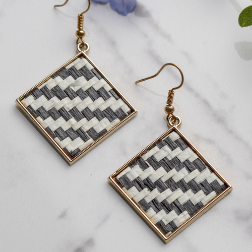 THSE1042: White: (2pairs) Square Weave Earrings