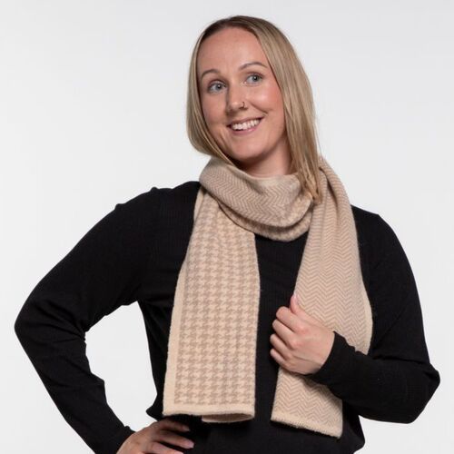 THSS2506: Latte: Houndstooth Chevron Scarf