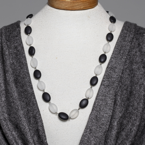 THSJ1253: Black: (2pcs)  Colour Bead Necklace