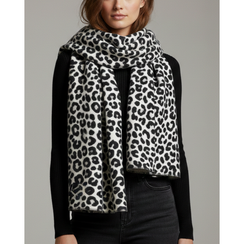 THSS2841: Black: Reversible Leopard Luxe Scarf